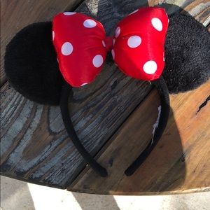 Minnie Mouse ears